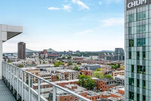 View - 1102-1150 Rue St-Denis, Montréal (Ville-Marie), QC - Outdoor With Balcony With View