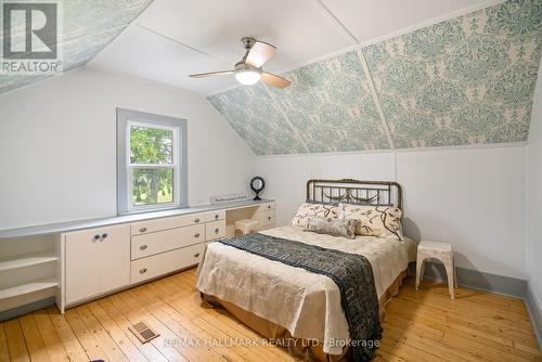 231 Point Abino Road S, Fort Erie, ON - Indoor Photo Showing Bedroom