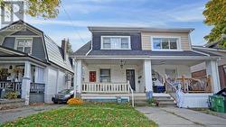 7 HARRIS AVENUE  Toronto, ON M4C 1P3