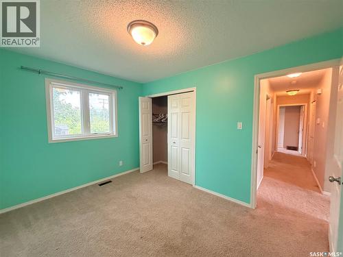 406 Main Street, Climax, SK - Indoor Photo Showing Kitchen With Double Sink