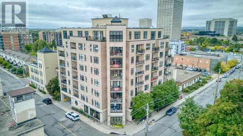 405 - 320 PARKDALE AVENUE  Ottawa, ON K1Y 4X9
