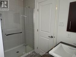 Insuit primary bedroom - 