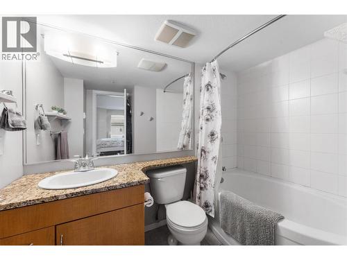 555 Yates Road Unit# 403, Kelowna, BC - Indoor Photo Showing Bathroom