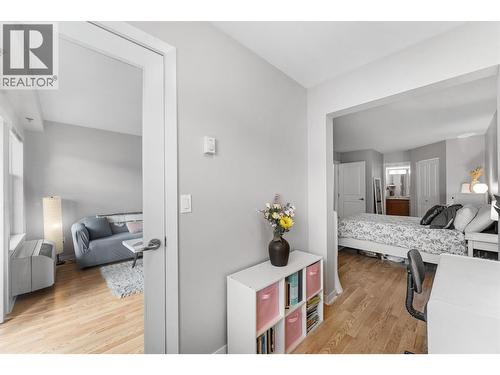 555 Yates Road Unit# 403, Kelowna, BC - Indoor Photo Showing Bedroom