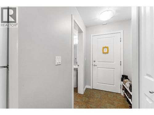 555 Yates Road Unit# 403, Kelowna, BC - Indoor Photo Showing Other Room
