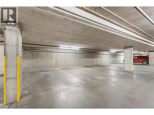 555 Yates Road Unit# 403, Kelowna, BC - Indoor Photo Showing Garage