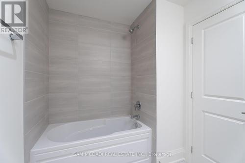 21 - 95 Brookfield Road, Oakville, ON - Indoor Photo Showing Bathroom