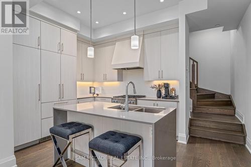 21 - 95 Brookfield Road, Oakville, ON - Indoor Photo Showing Kitchen With Double Sink With Upgraded Kitchen