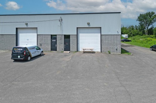 Face arrière - 100-268 Boul. Pierre-Boursier, Châteauguay, QC - Outdoor