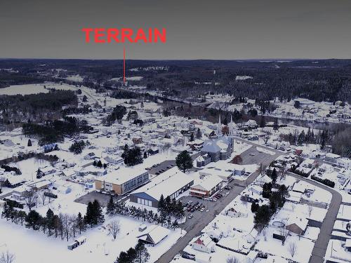 À proximité - 1 Route 352, Saint-Adelphe, QC 