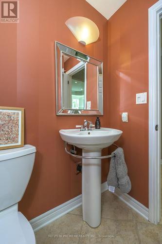 237 Castlegrove Boulevard, London North (North K), ON - Indoor Photo Showing Bathroom