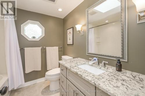 237 Castlegrove Boulevard, London North (North K), ON - Indoor Photo Showing Bathroom