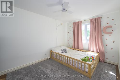237 Castlegrove Boulevard, London North (North K), ON - Indoor Photo Showing Bedroom