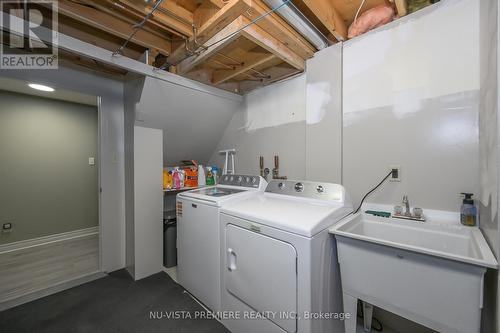 237 Castlegrove Boulevard, London North (North K), ON - Indoor Photo Showing Laundry Room