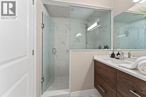 191 East Puce Road Unit# 10, Lakeshore, ON - Indoor Photo Showing Bathroom