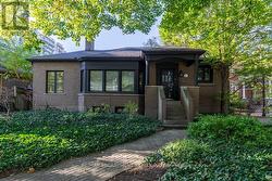 2165 LAKESHORE ROAD  Burlington, ON L7R 1A5