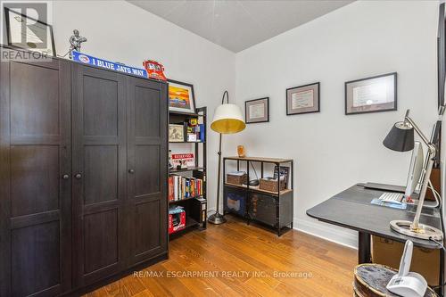 316 - 1 Hurontario Street, Mississauga, ON - Indoor