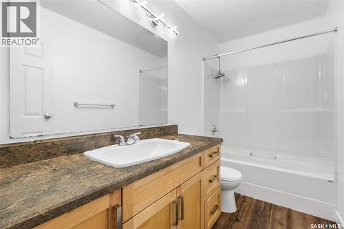 103 Church Drive, Regina, SK - Indoor Photo Showing Bathroom