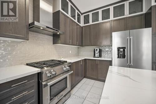 68 Inverness Way, Bradford West Gwillimbury, ON - Indoor Photo Showing Kitchen With Upgraded Kitchen