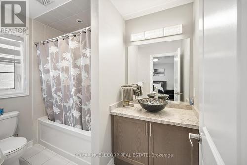 68 Inverness Way, Bradford West Gwillimbury, ON - Indoor Photo Showing Bathroom