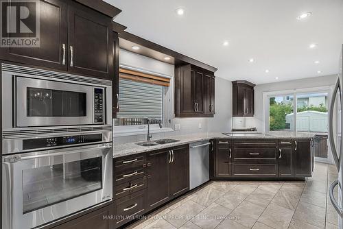 1678 Smithers Crescent, Ottawa, ON - Indoor Photo Showing Kitchen With Double Sink With Upgraded Kitchen