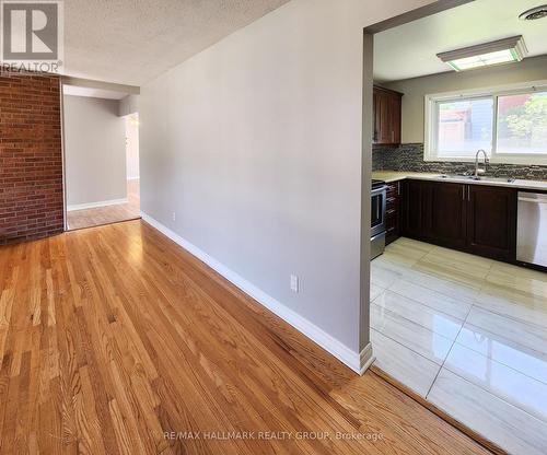 14 Roberta Crescent, Ottawa, ON - Indoor Photo Showing Kitchen