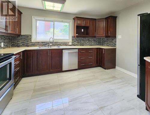 14 Roberta Crescent, Ottawa, ON - Indoor Photo Showing Kitchen With Double Sink With Upgraded Kitchen