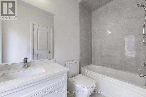 51A Puccini Drive, Richmond Hill, ON - Indoor Photo Showing Bathroom