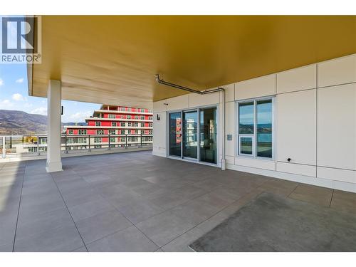 Wrap-around Terrace - 3340 Lakeshore Road Unit# 902, Kelowna, BC - Indoor Photo Showing Garage