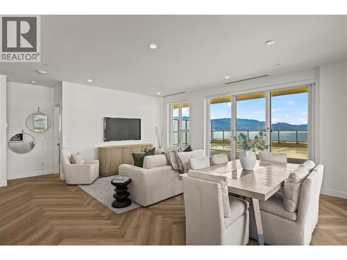 Living & Dining - 3340 Lakeshore Road Unit# 902, Kelowna, BC - Indoor