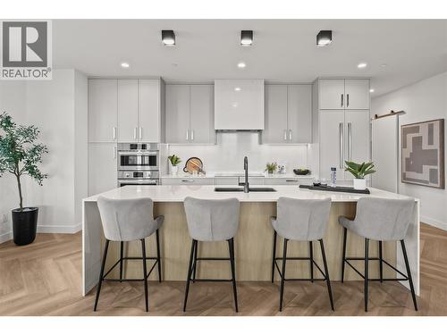 Kitchen - 3340 Lakeshore Road Unit# 902, Kelowna, BC - Indoor Photo Showing Kitchen With Upgraded Kitchen