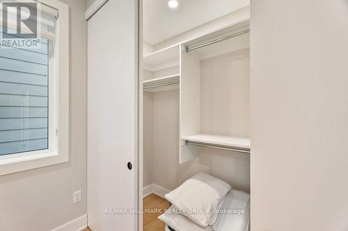 B - 72 Armstrong Street, Ottawa, ON 