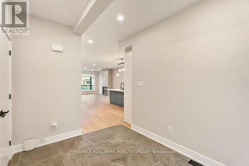 B - 72 Armstrong Street, Ottawa, ON 