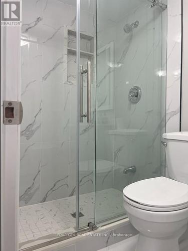 102 Massey Avenue, Kitchener, ON - Indoor Photo Showing Bathroom