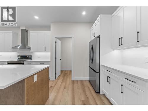 231 20 Street Ne Unit# 12, Salmon Arm, BC - Indoor Photo Showing Kitchen