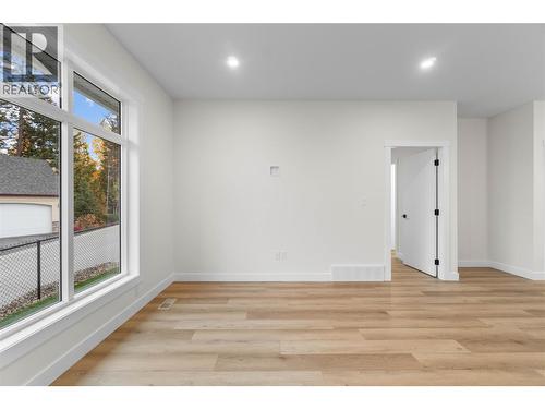 231 20 Street Ne Unit# 12, Salmon Arm, BC - Indoor Photo Showing Other Room