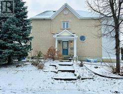 416 CRESTHAVEN DRIVE  Ottawa, ON K2G 4P4