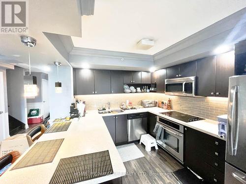 1301 - 565 Wilson Avenue, Toronto, ON - Indoor Photo Showing Kitchen With Upgraded Kitchen