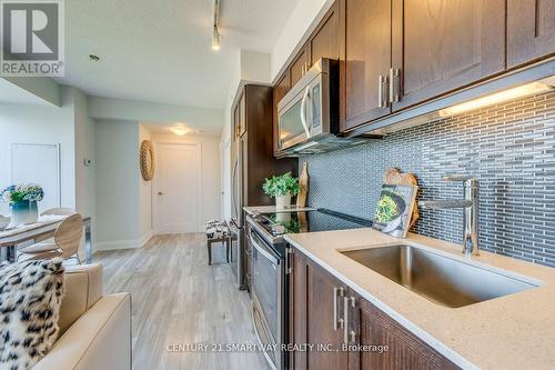 905 - 18 Graydon Hall Drive, Toronto, ON - Indoor Photo Showing Kitchen