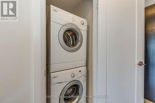 905 - 18 Graydon Hall Drive, Toronto, ON - Indoor Photo Showing Laundry Room