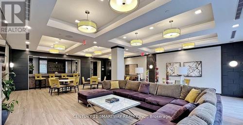 905 - 18 Graydon Hall Drive, Toronto, ON - Indoor Photo Showing Living Room