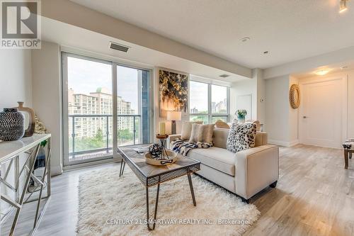905 - 18 Graydon Hall Drive, Toronto, ON - Indoor Photo Showing Living Room