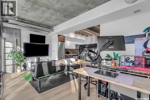205 490 2Nd Avenue S, Saskatoon, SK - Indoor