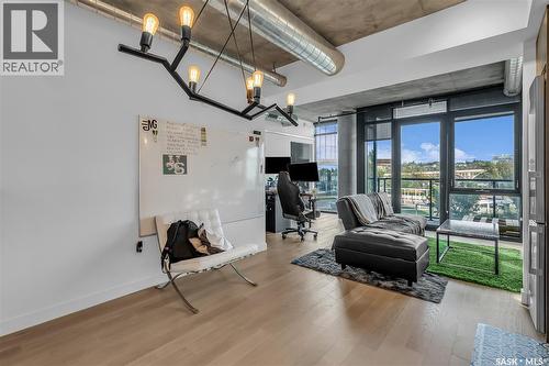 205 490 2Nd Avenue S, Saskatoon, SK - Indoor