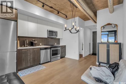 205 490 2Nd Avenue S, Saskatoon, SK - Indoor Photo Showing Kitchen With Stainless Steel Kitchen