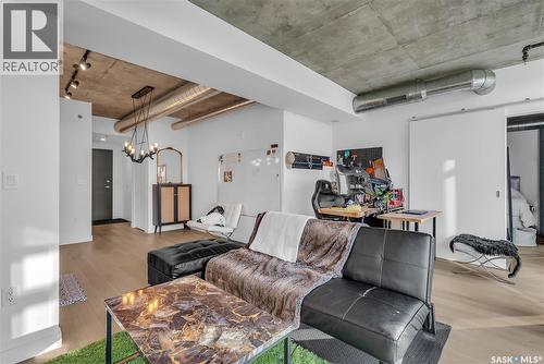 205 490 2Nd Avenue S, Saskatoon, SK - Indoor