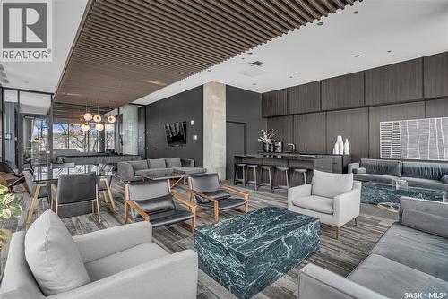 205 490 2Nd Avenue S, Saskatoon, SK - Indoor Photo Showing Living Room