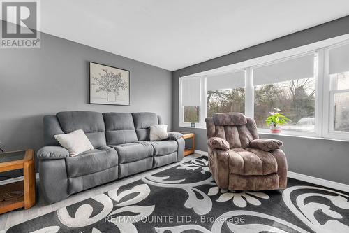 114 - 529 Old Highway 2, Quinte West (Sidney Ward), ON - Indoor Photo Showing Living Room