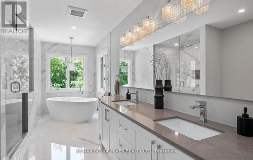 10 Kresia Lane, Clarington, ON - Indoor Photo Showing Bathroom