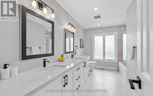 10 Kresia Lane, Clarington, ON - Indoor Photo Showing Bathroom